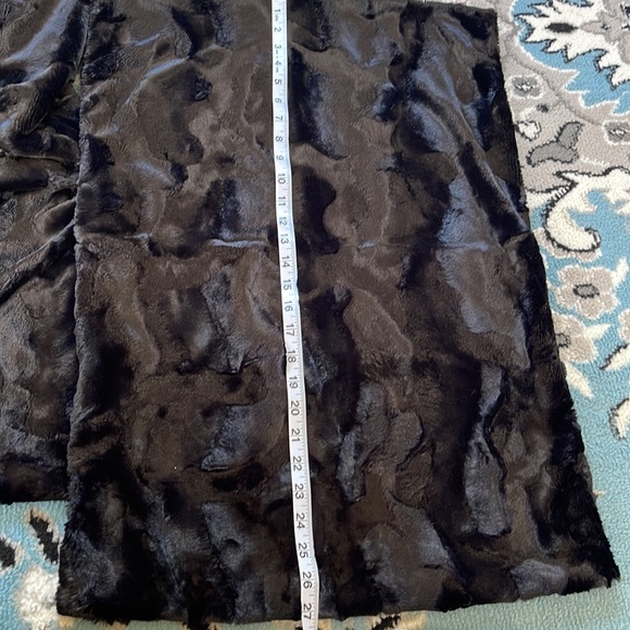 Aspyn Grove 2 fur pillow cover set - Picture 6 of 8